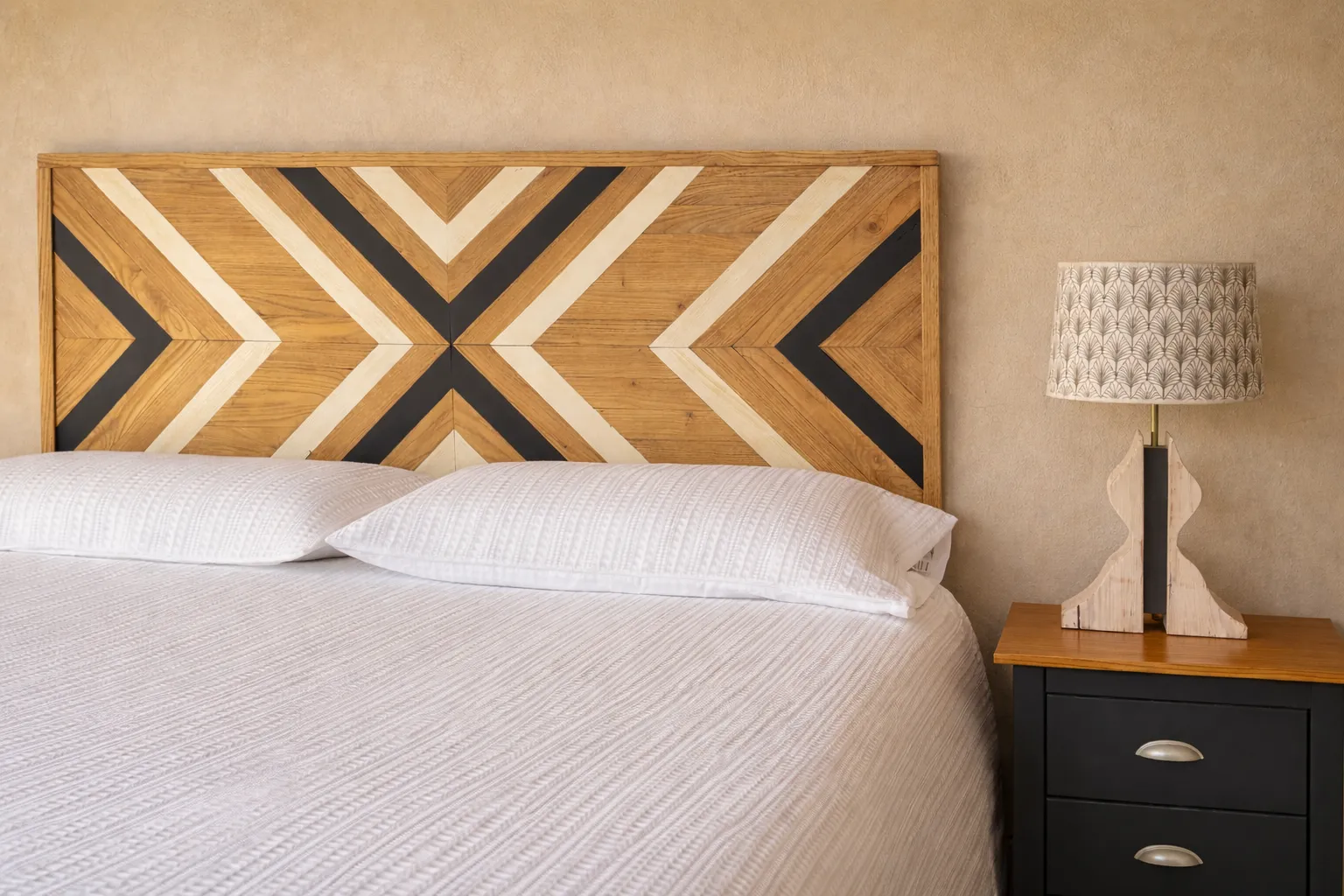 Main bedroom headboard at Cumbres de Lores